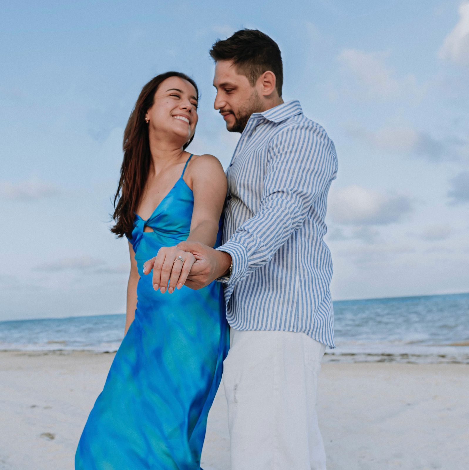 Alma y Gregorio - Felicidad